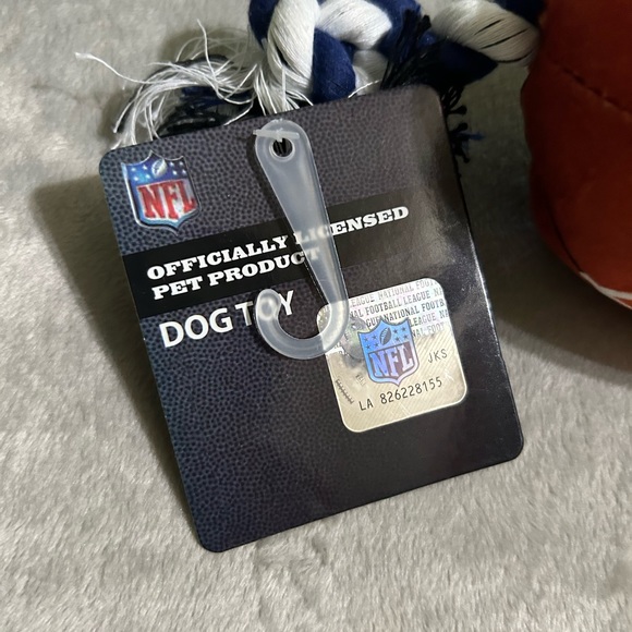 💥HOST PICK💥NFL Dog toy and leash - Picture 6 of 7